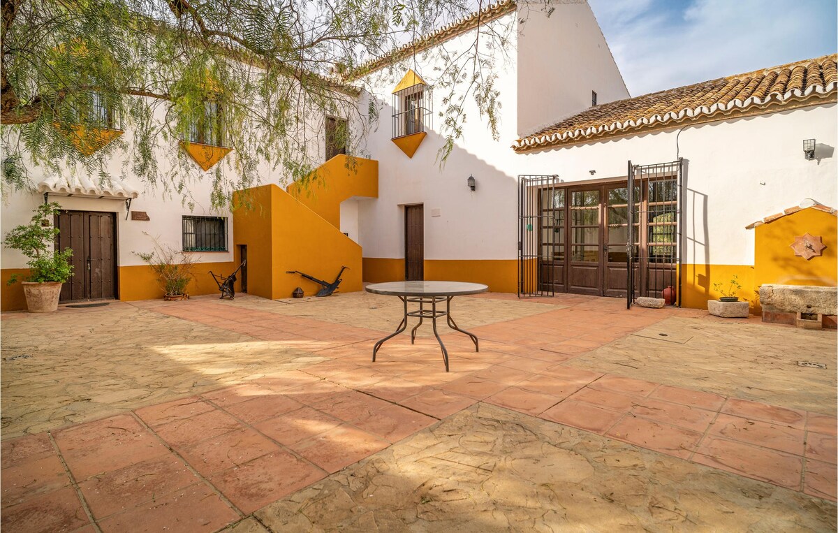 Stunning home in Teba and 2 Bedrooms