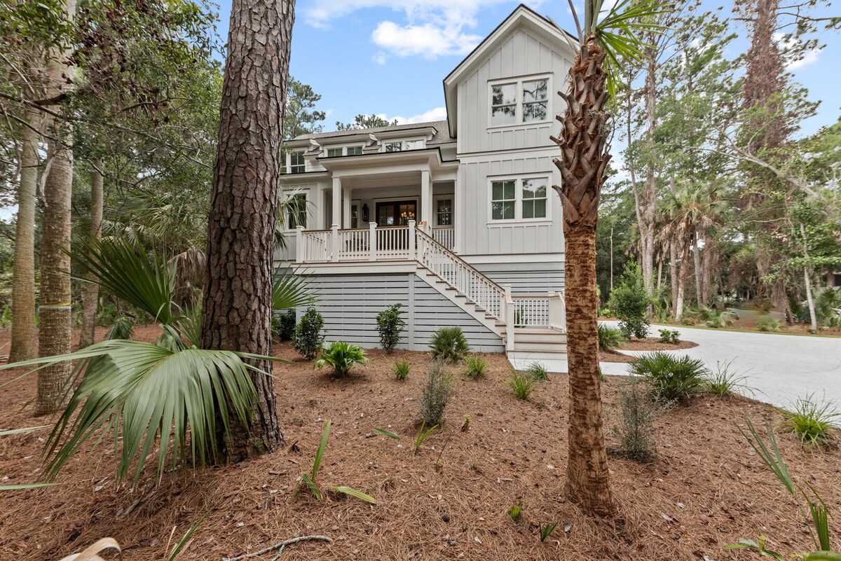 Stunning New Home with Private Pool