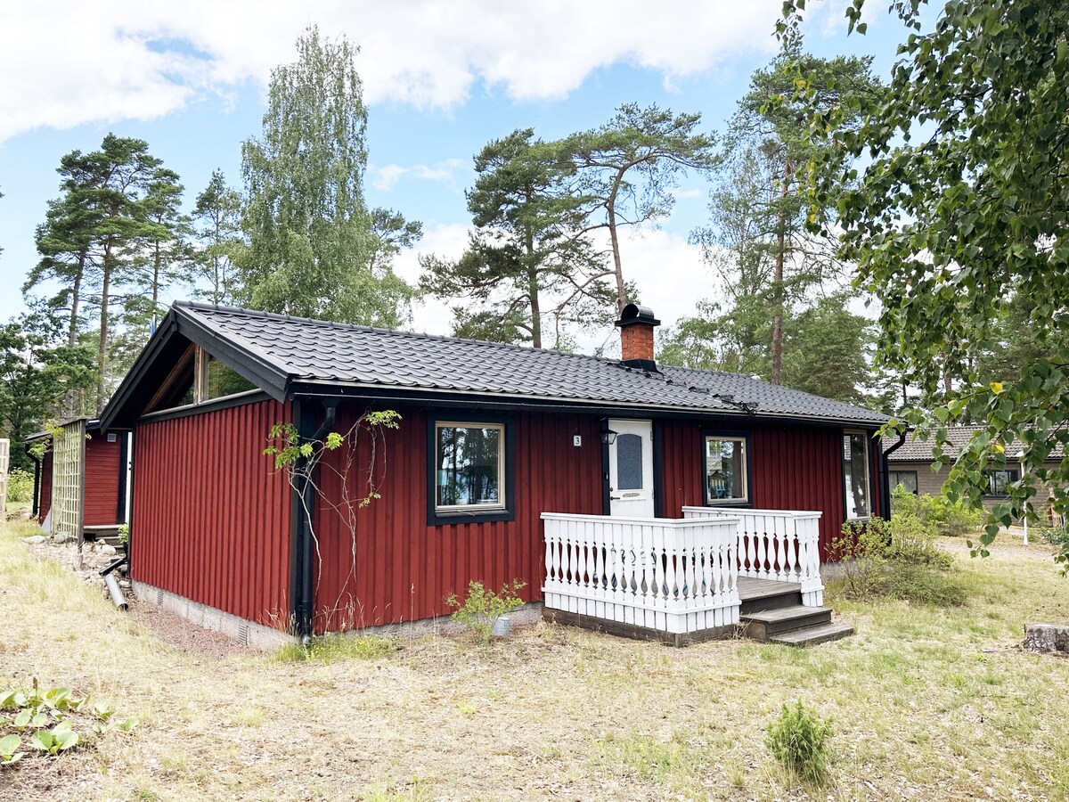 Cozy cottage by a lovely family bath at Oknö | Se0