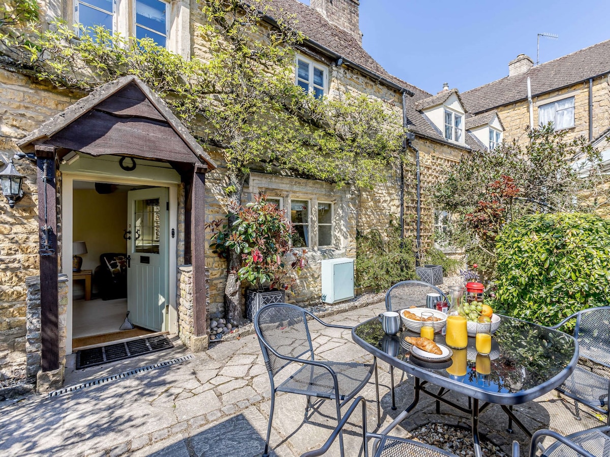 3 Bed in Bourton-on-the-Water (PTREE)