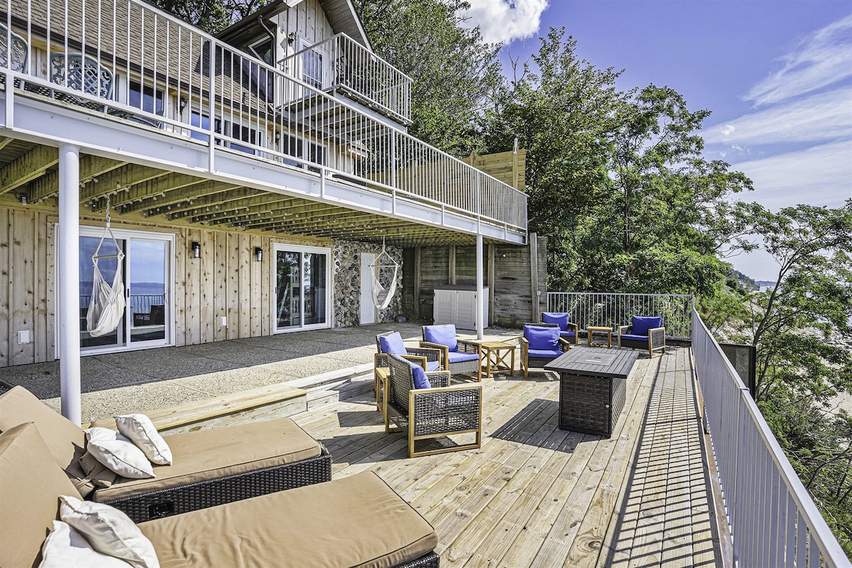 Eagle's Landing: Lake Michigan, Beach, Fireplace