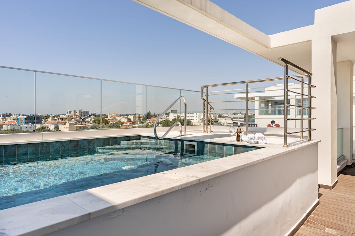 YAMAS Urban Living Pool Penthouse Marvel