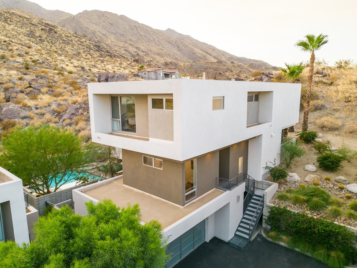 The Canyon ： Dual Primary Palm Canyon Pool home