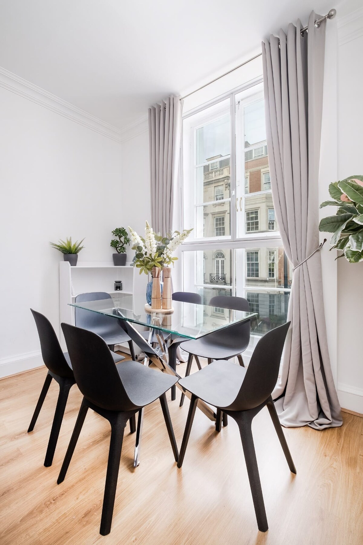 Prime London Living: 2-Bedroom Beautiful Apartment