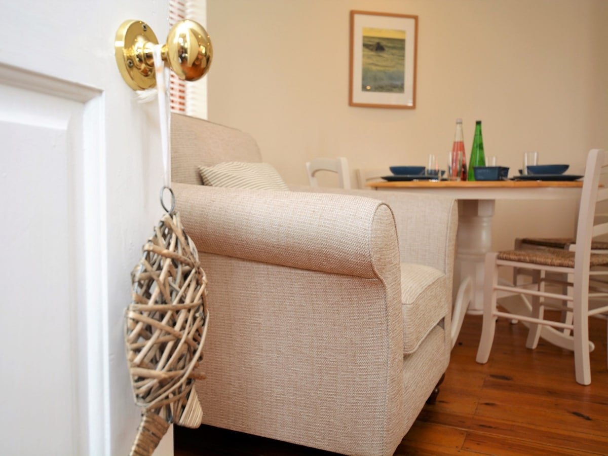 3 Bed in Bude  (HAPPY)