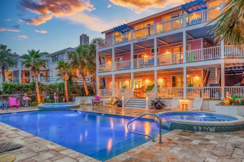 Casa Flamingo- 8 bedroom, sleeps 20, Oceanfront