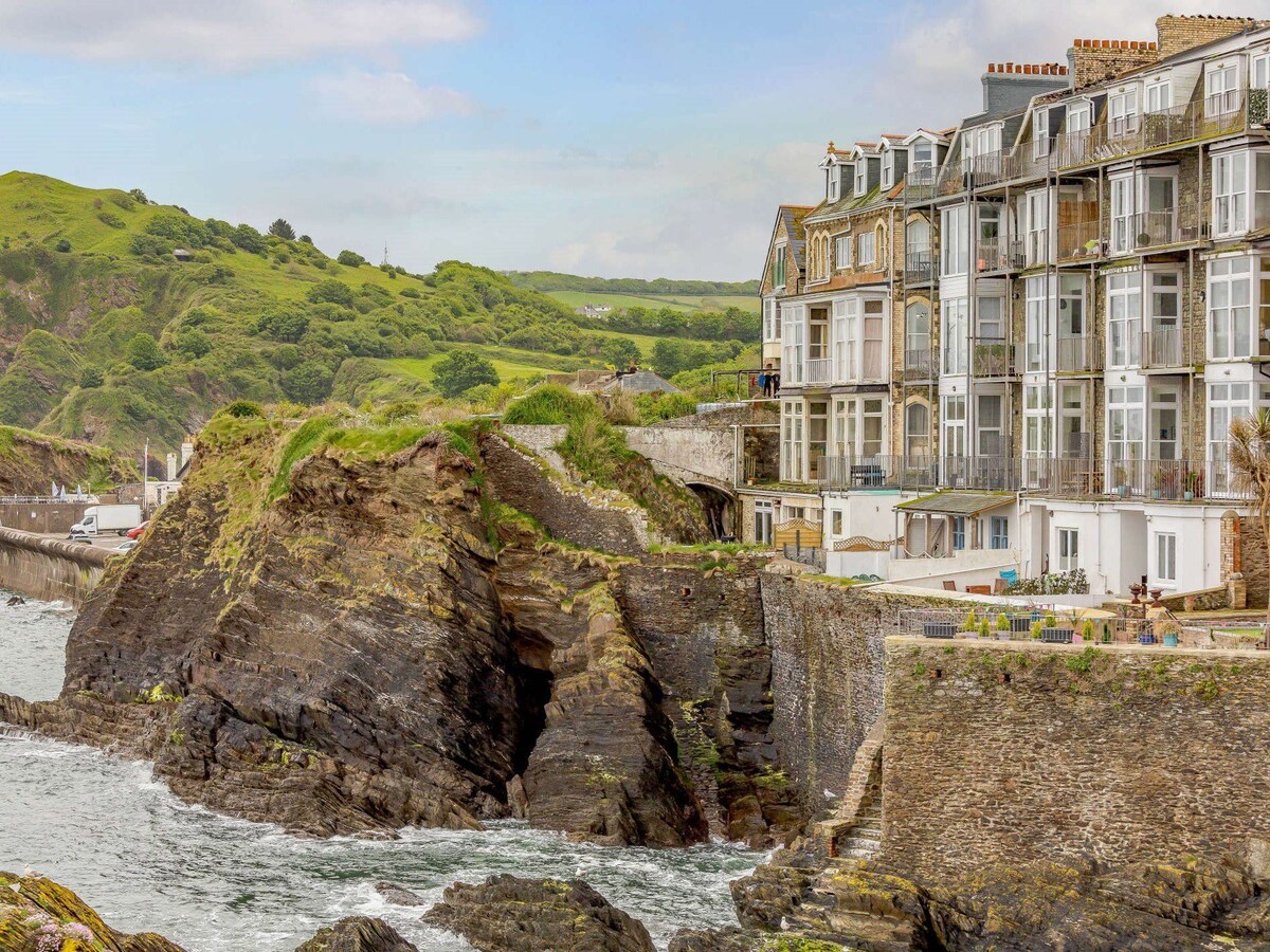 2 Bed in Ilfracombe (CAPS8)