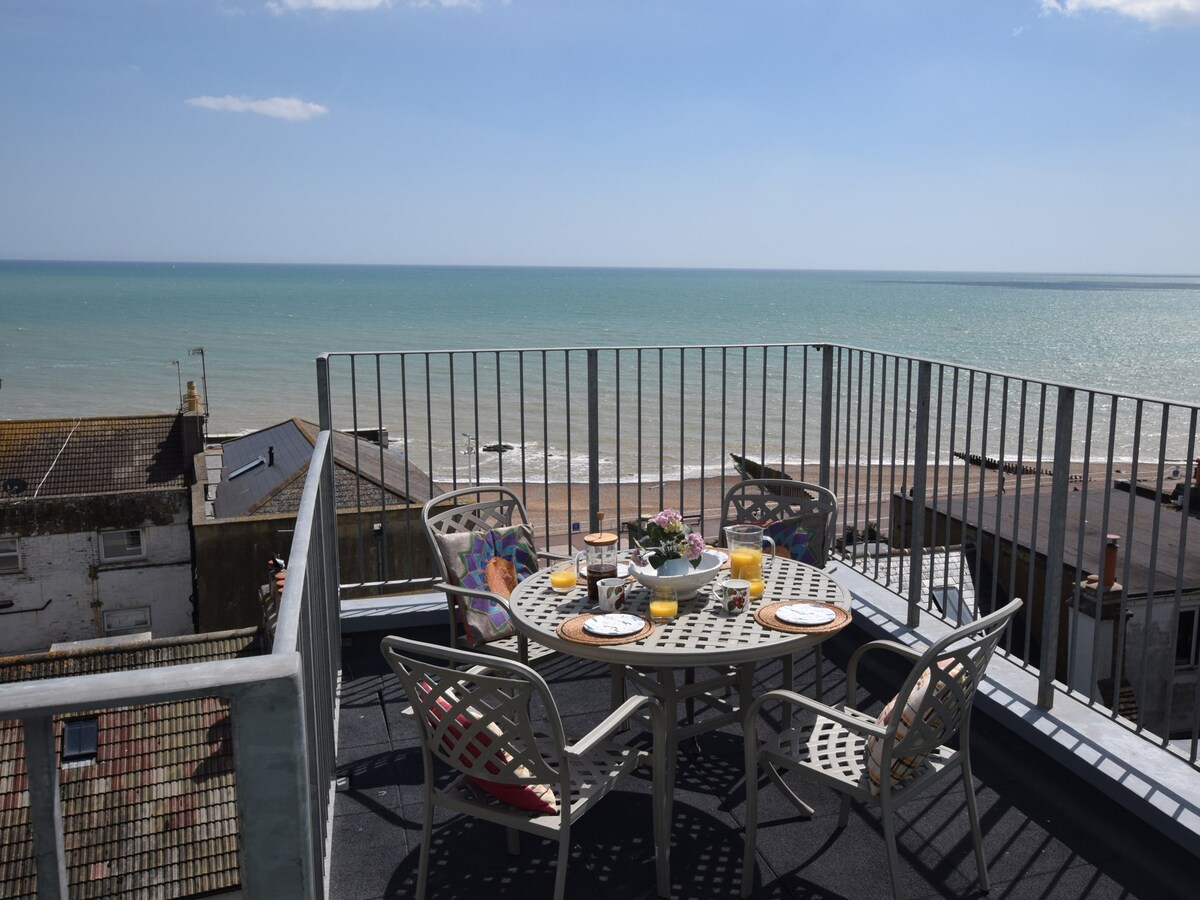 2 Bed in St Leonards on Sea (82216)