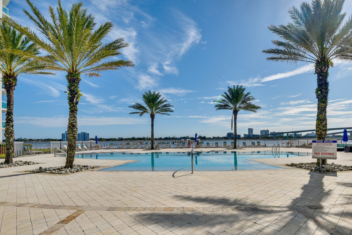 Luxe Resort Condo - 2 Mi to Daytona Beach!
