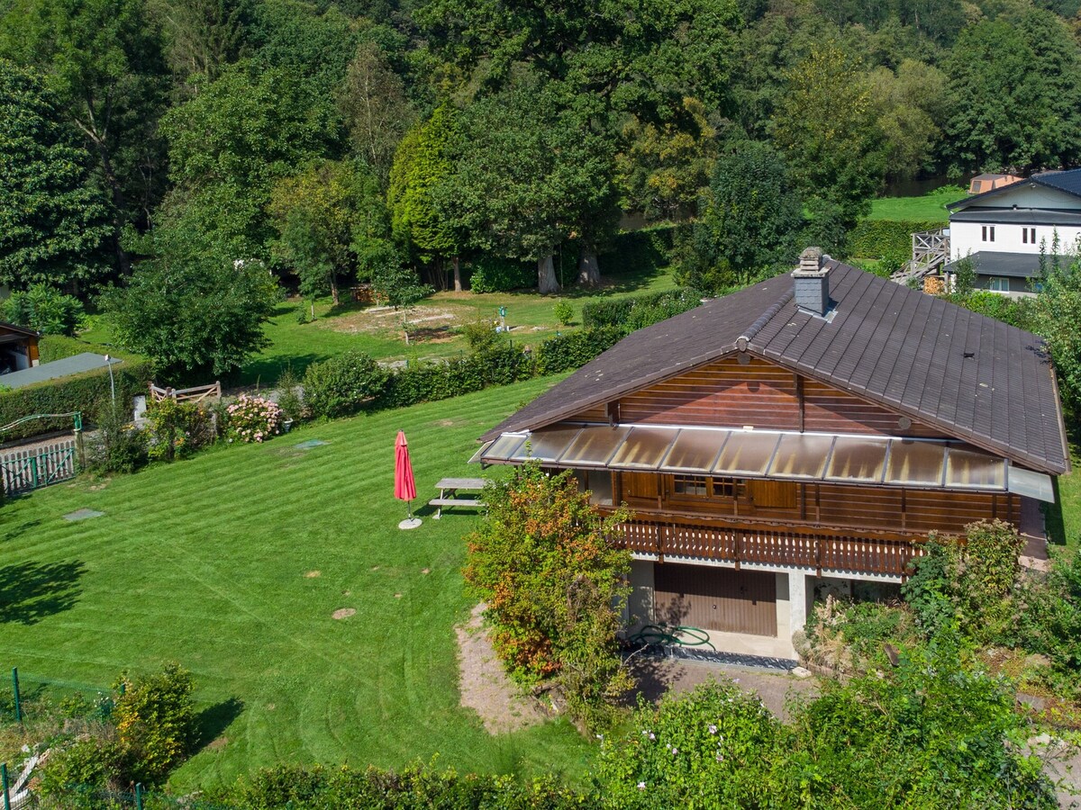 Lovely chalet with enclosed garden in the Ardenn