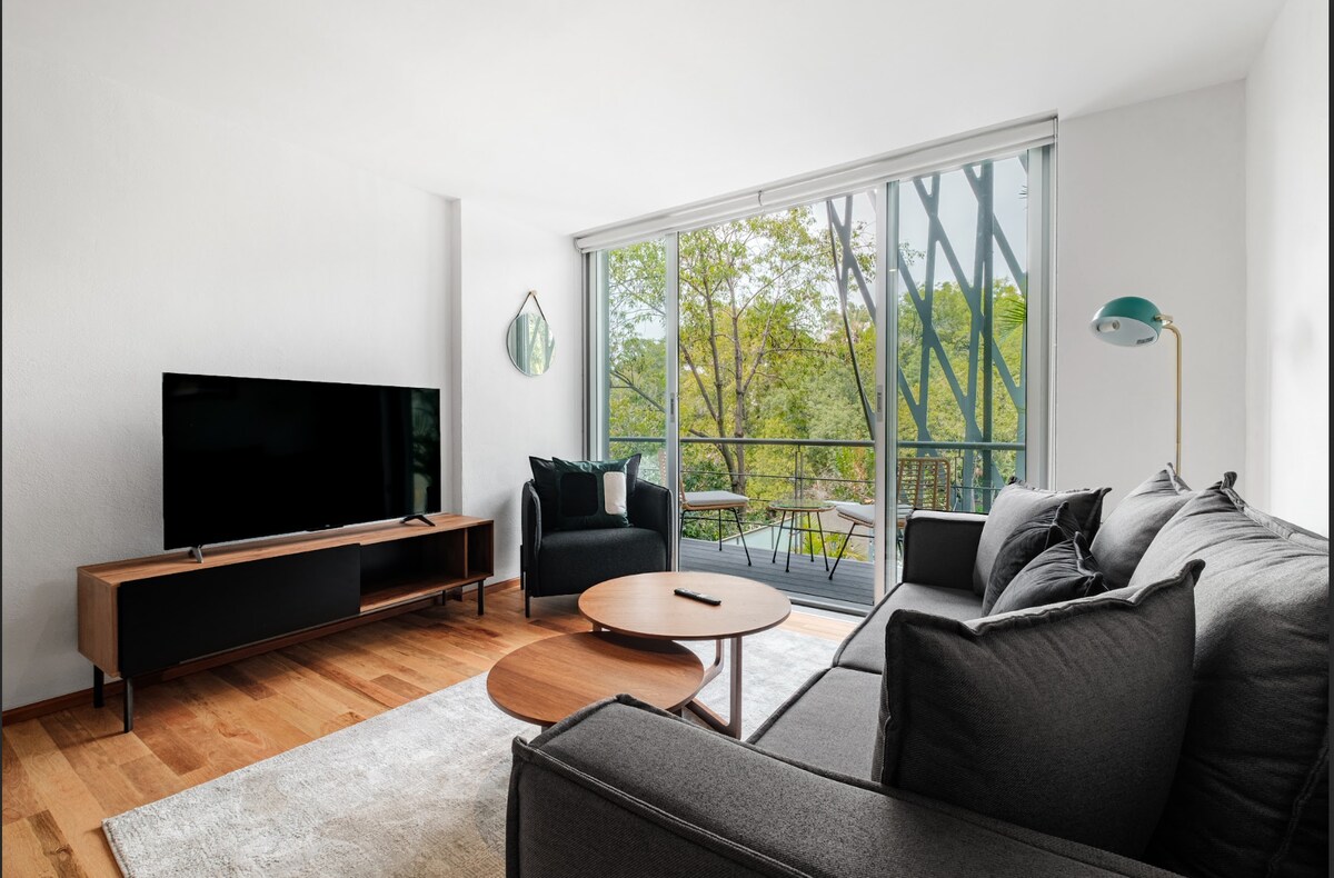 New luxury apartment with View to Parque España