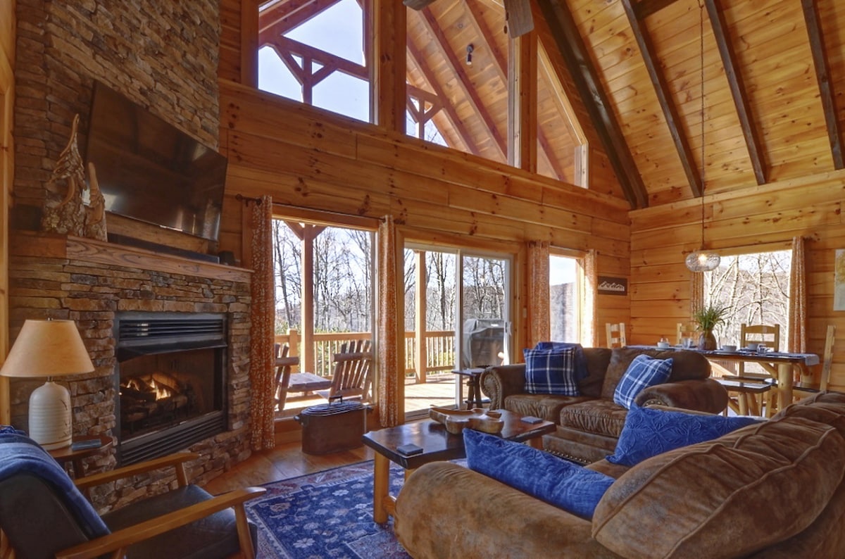 Mtn. Cabin, Fire Pit, Hot Tub, Sunset Views, 2BR