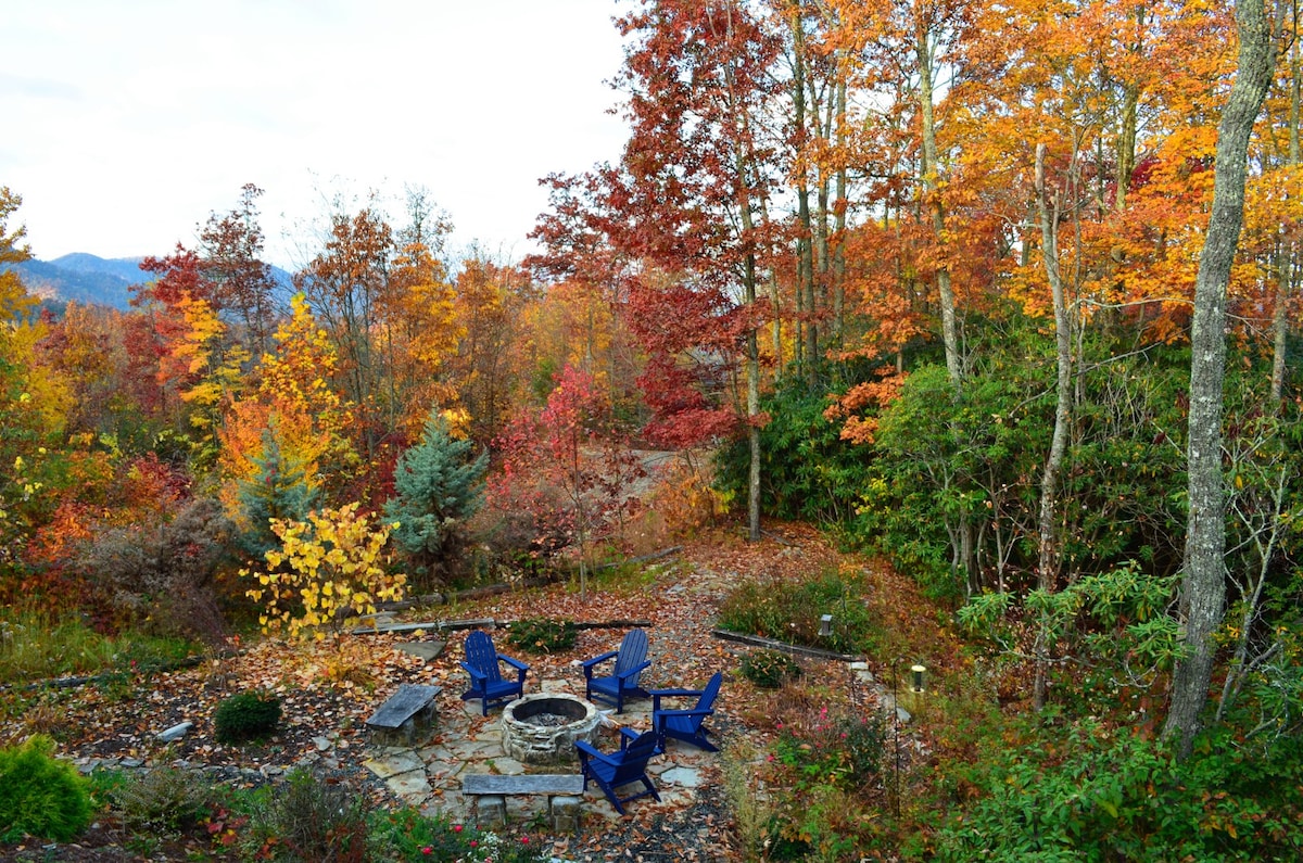 Mtn. Cabin, Fire Pit, Hot Tub, Sunset Views, 2BR