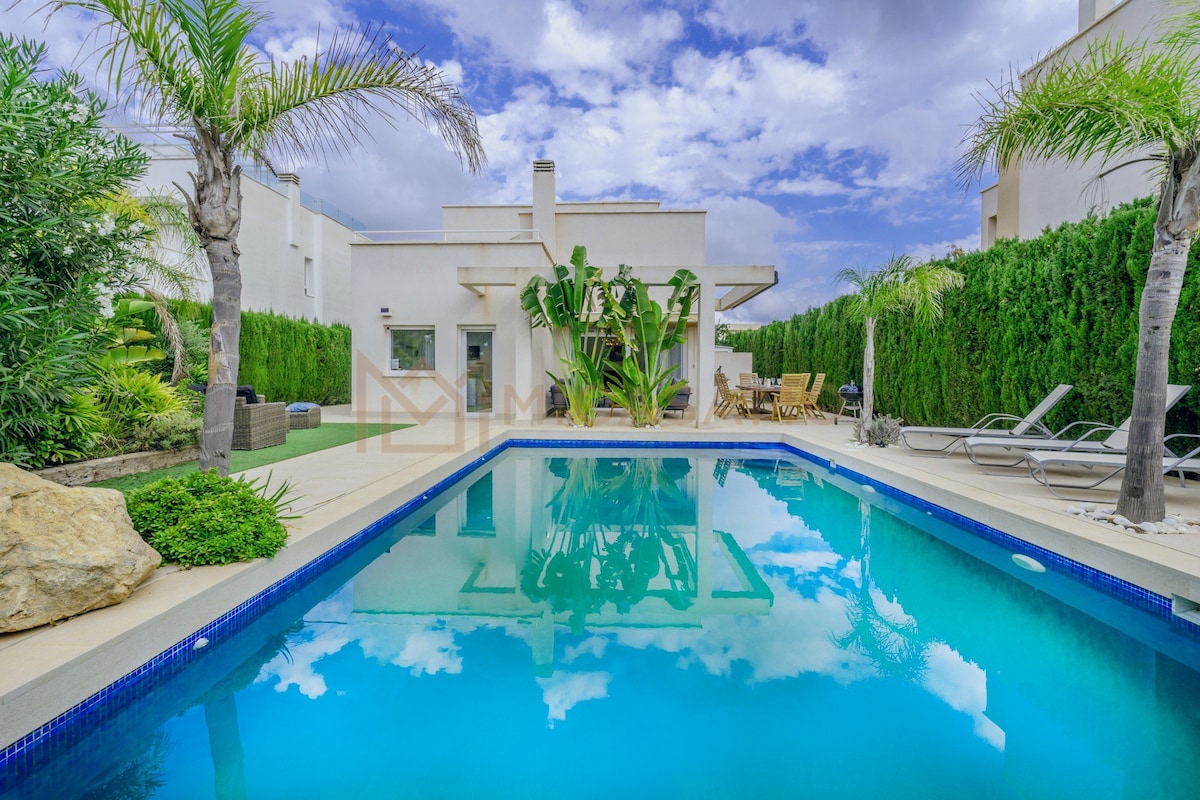 Four Bedroom Mimosas Villa with a Private Pool
