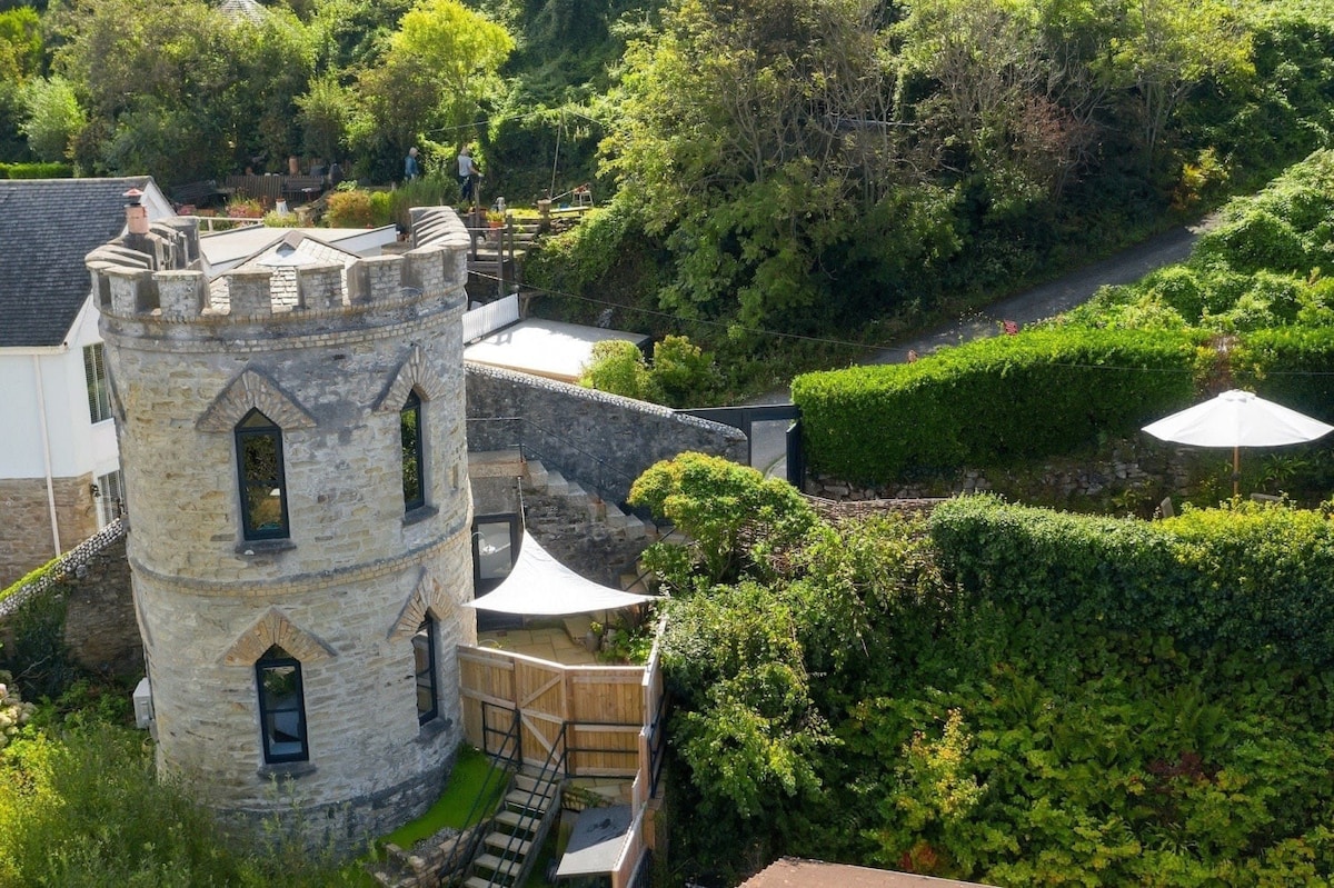 Castle by the Beach with Sea Views, Portreath