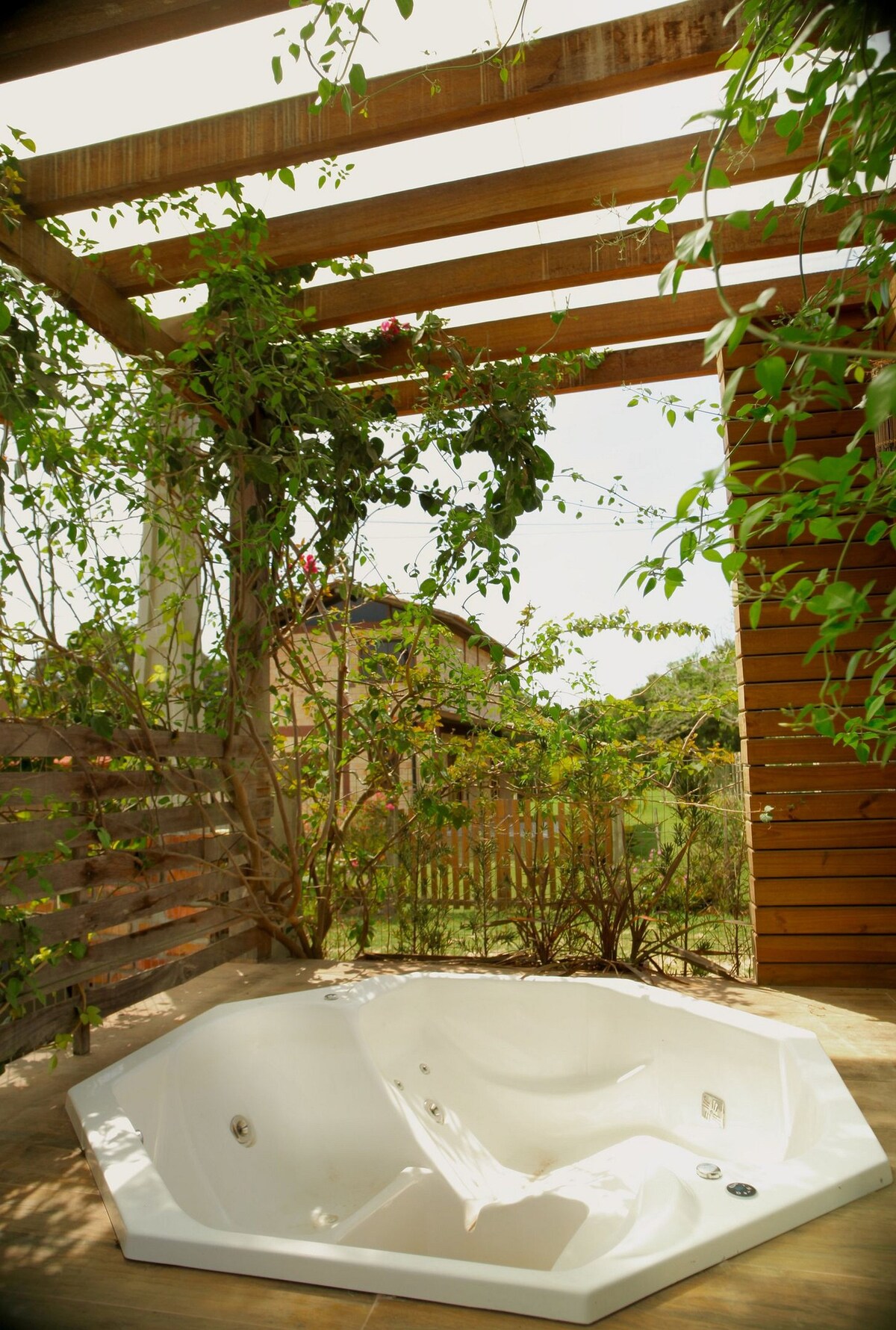 来自Ibiraquera的聚会：按摩浴缸和特殊景观