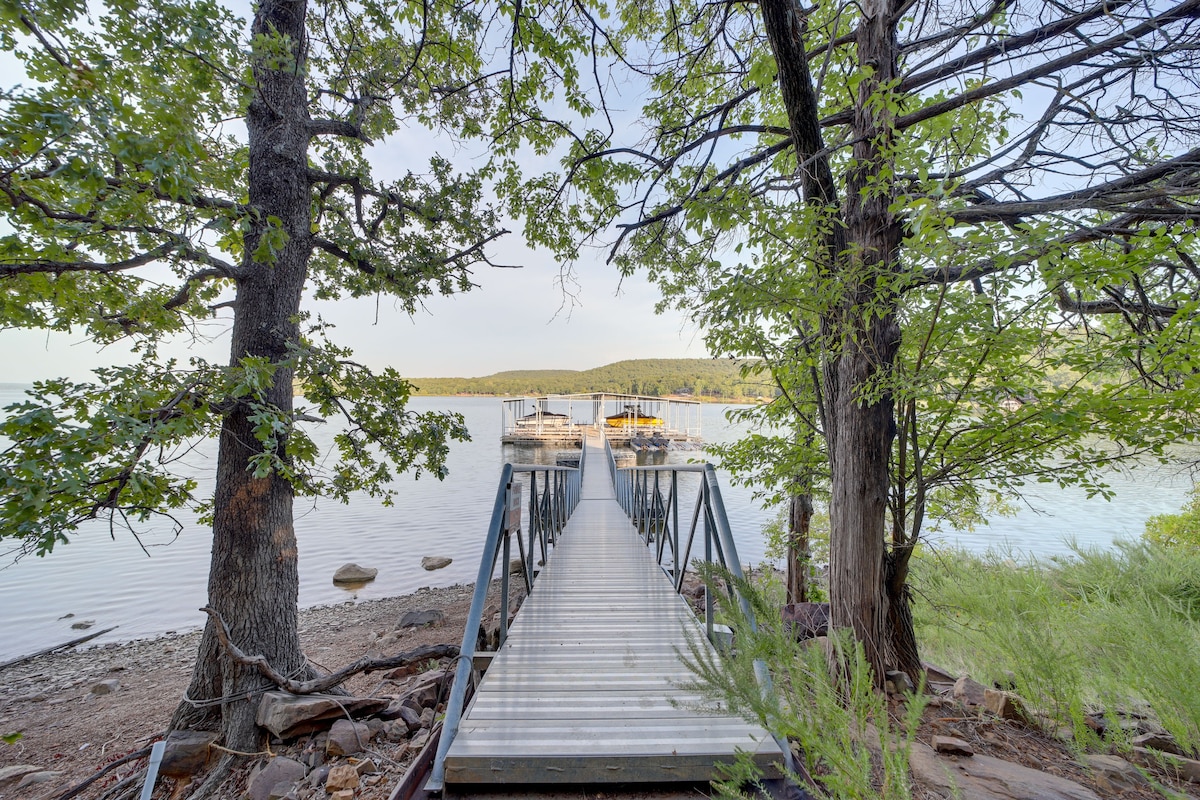 Lake Eufaula Cabin w/ Hot Tub & Large Deck