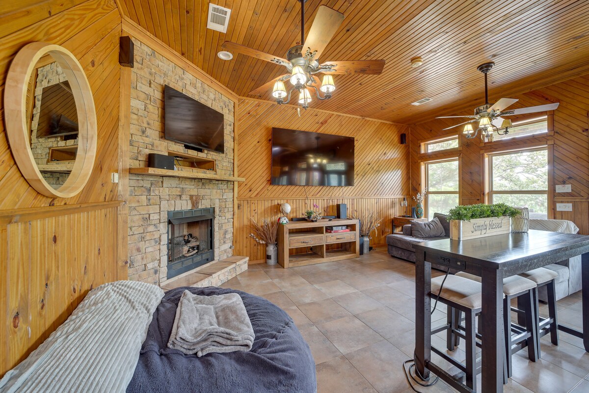 Lake Eufaula Cabin w/ Hot Tub & Large Deck