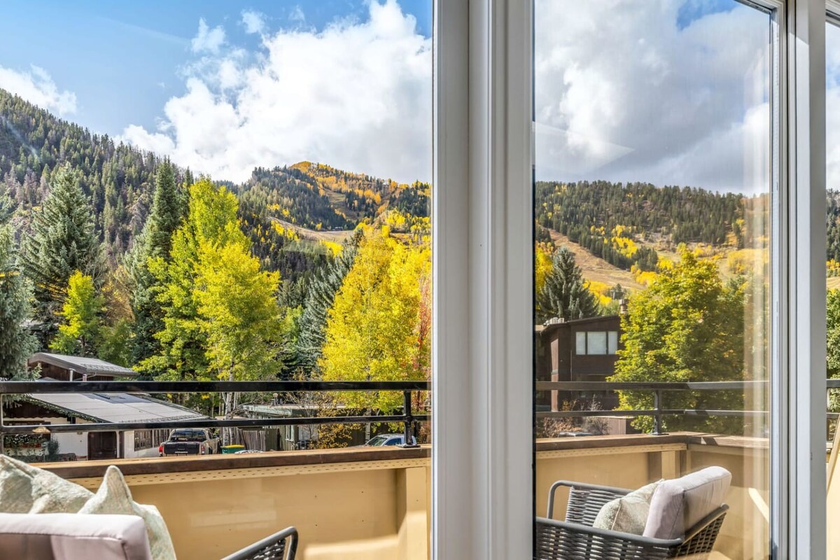 New Listing! 3 BR Condo - Steps to Gondola!