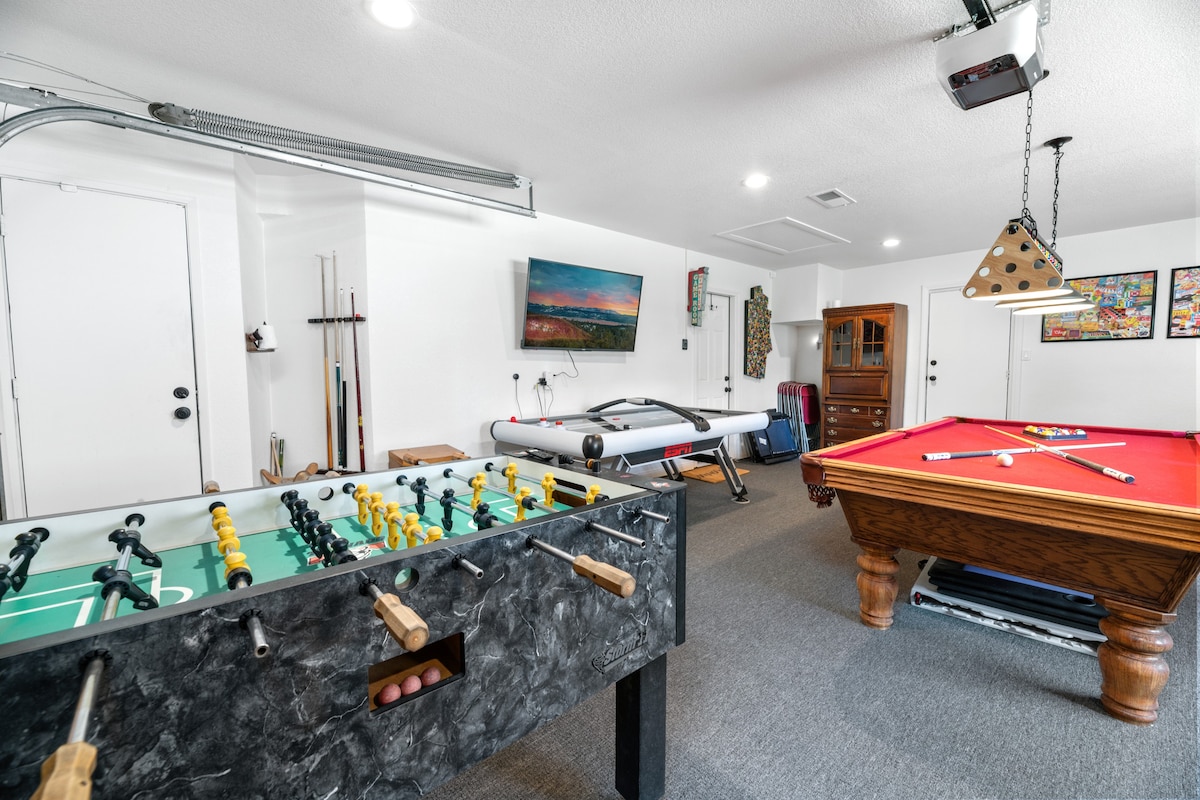 Fox & Swan Chalet - Game Room, Hot tub, Family Fun