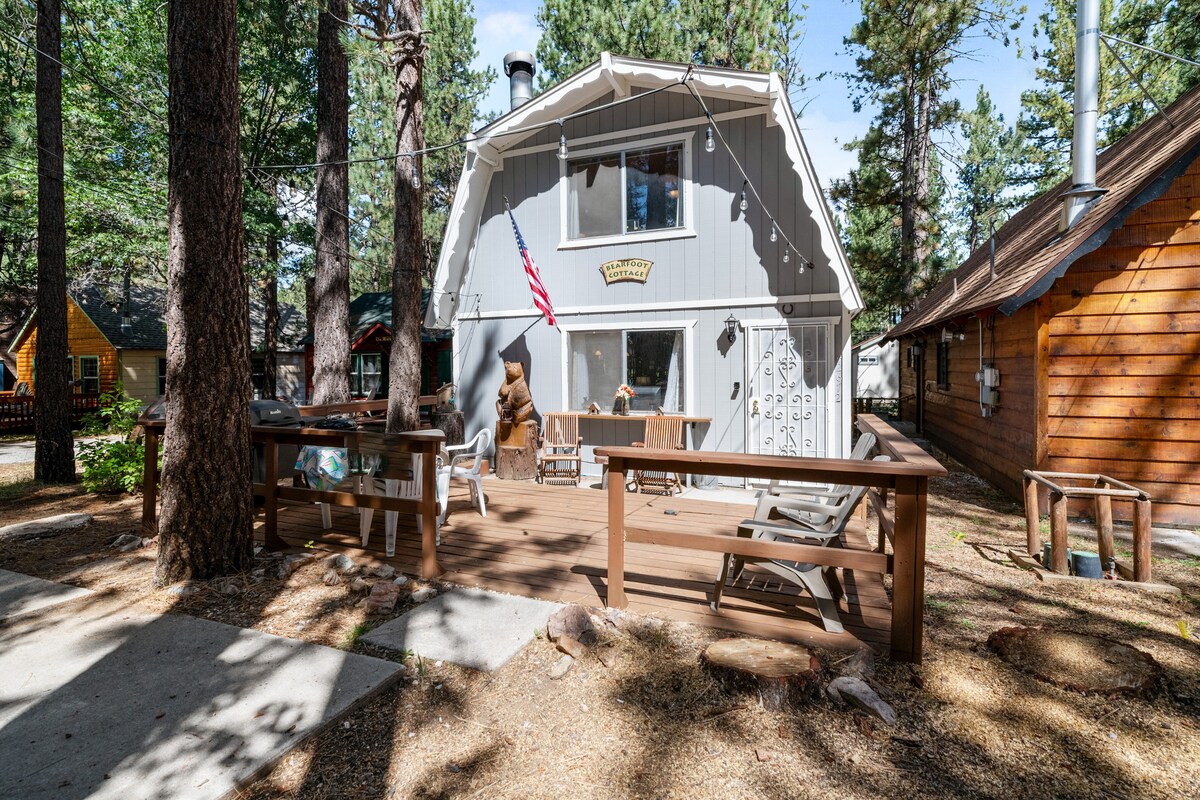 Bearfoot Cabin - 2BR/1.5BA/Foosball/WiFi/Fireplace
