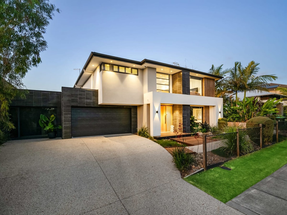 Sublime Contemporary Designer Home with Pool