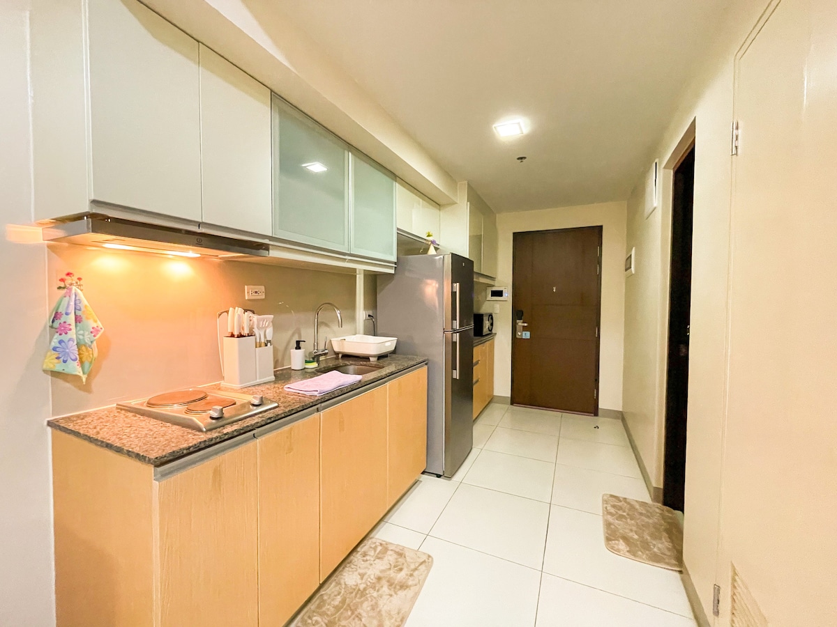 Deluxe 1BR - BGC Uptown - Netflix, Pool #ournw33b