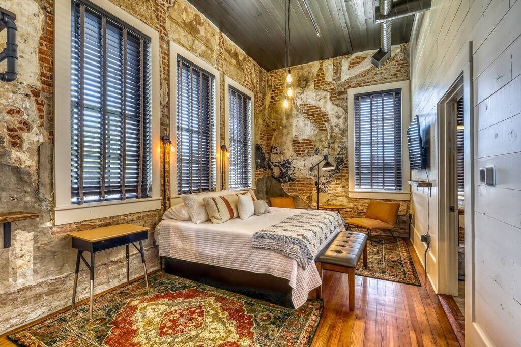 The downtown Brenham Schoolhouse Hotel, Room B