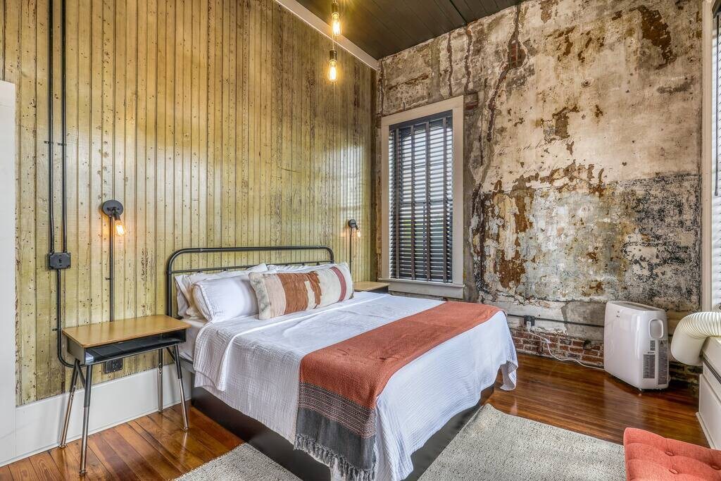 The Downtown Brenham Schoolhouse Hotel, Suite 4