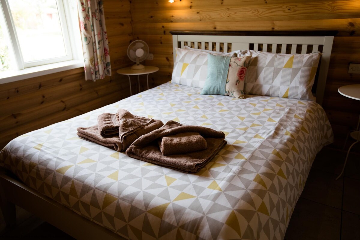 Quail Lodge - Nordic Log Cabin