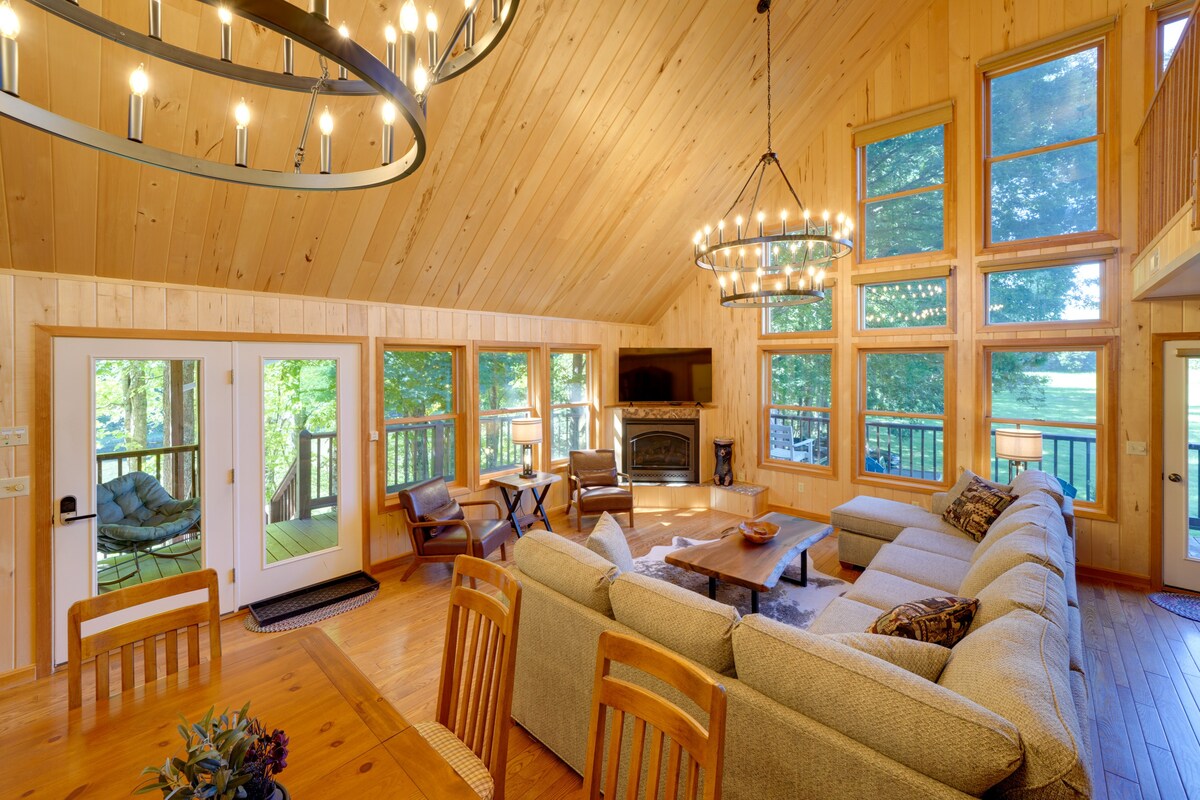 Riverfront West Virginia Cabin w/ Screened-In Deck