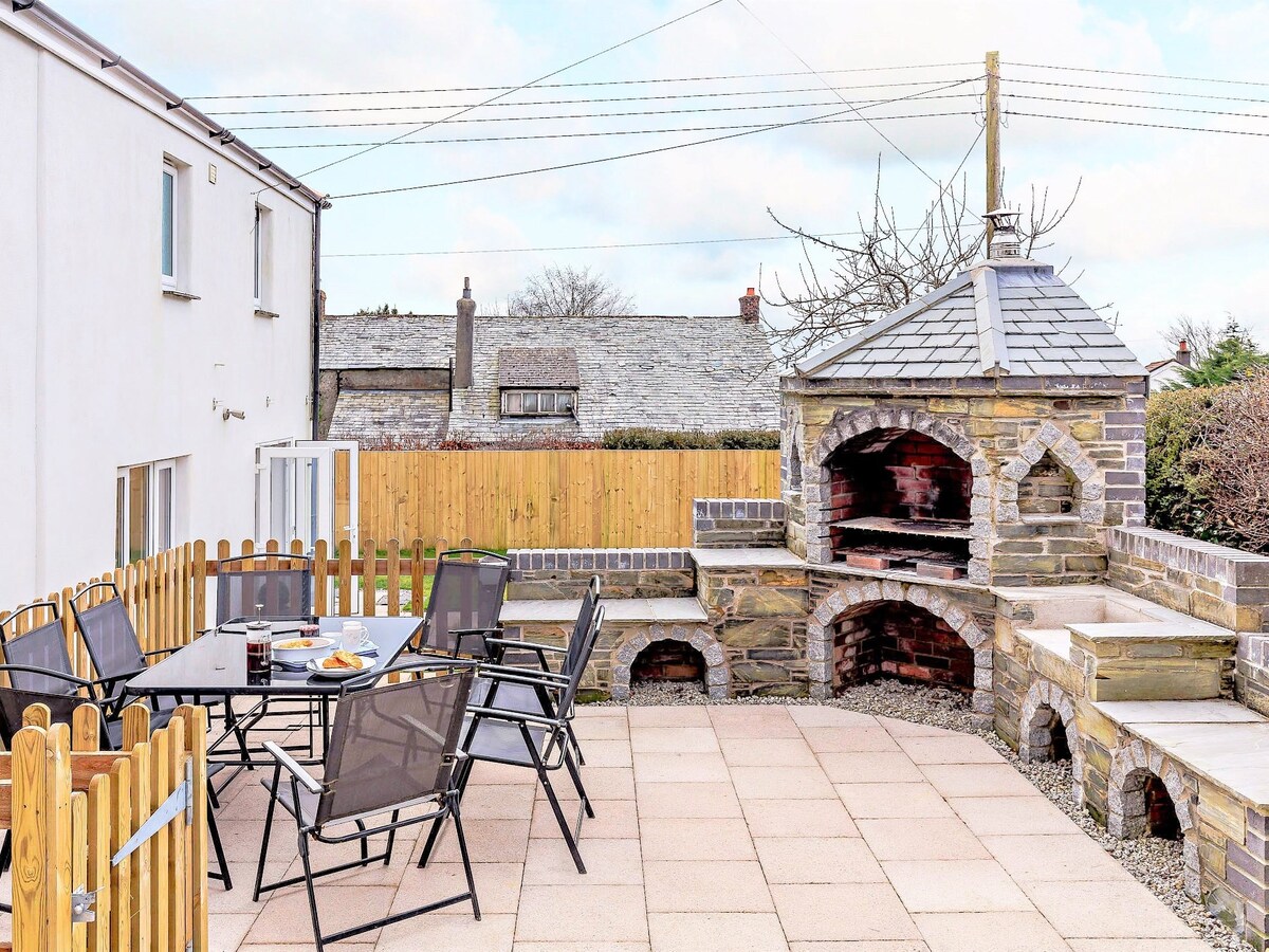 4 Bed in Looe  (82227)