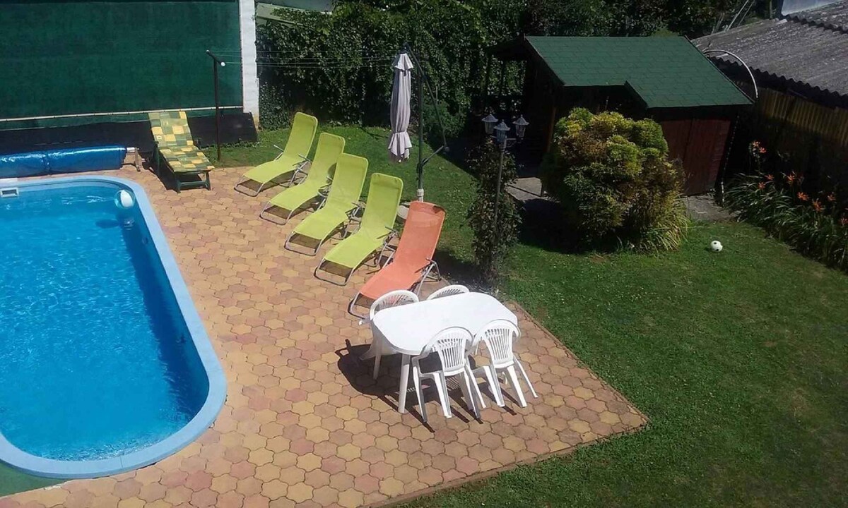 Holiday apartment with Pool and Internet