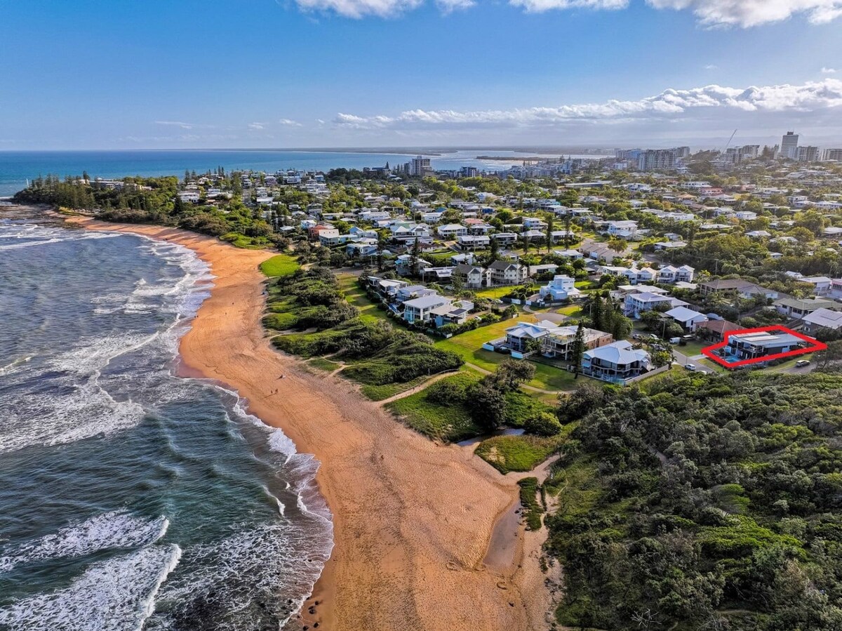 Oceanfront with Pool -Steps Away from Shelly Beach