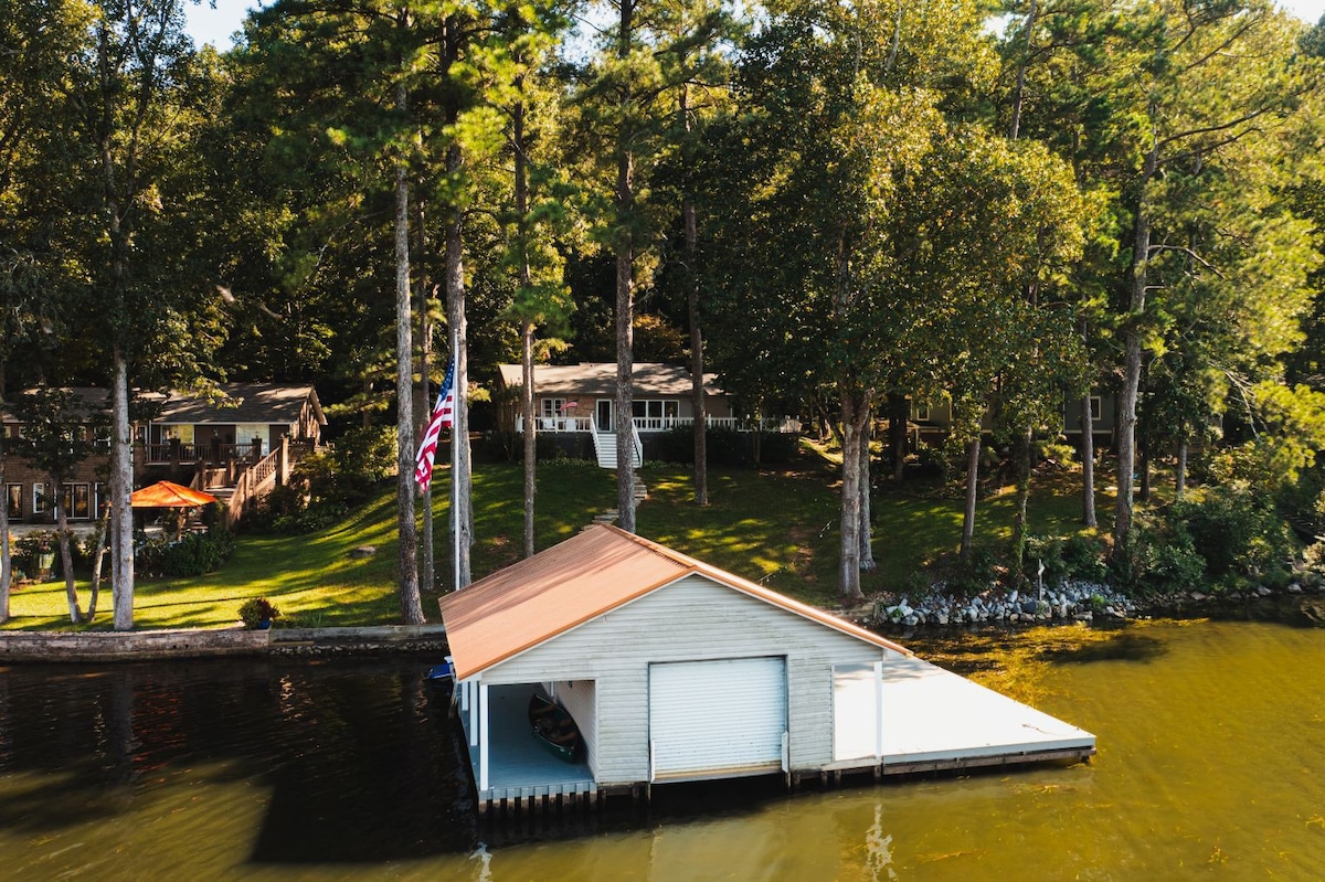 The Cousins Lakehouse