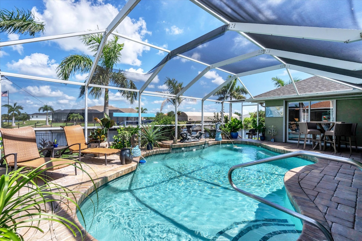 South Gulf Cove 3 Bedroom Pool Home on Canal