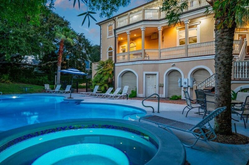 Villa Del Mare-pool/hot tub, ocean views, elevator