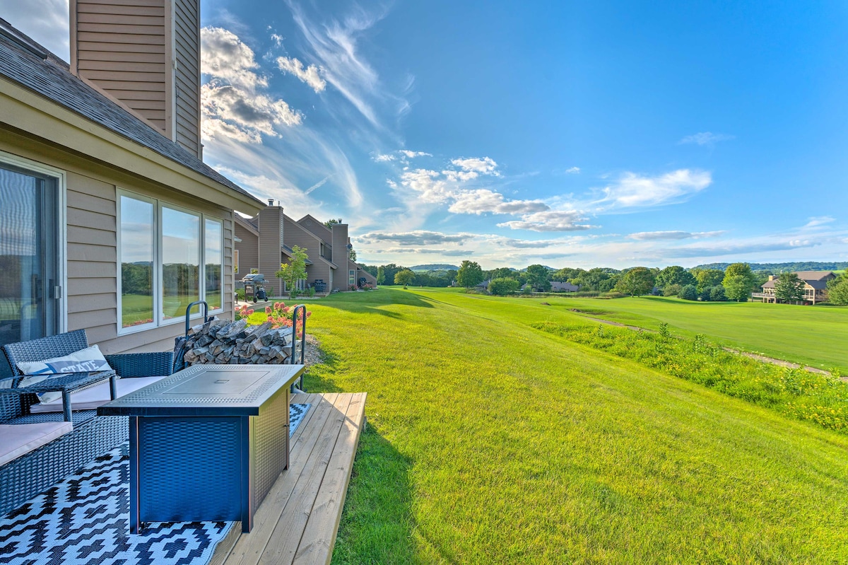 The Golf View; Boutique Galena townhome