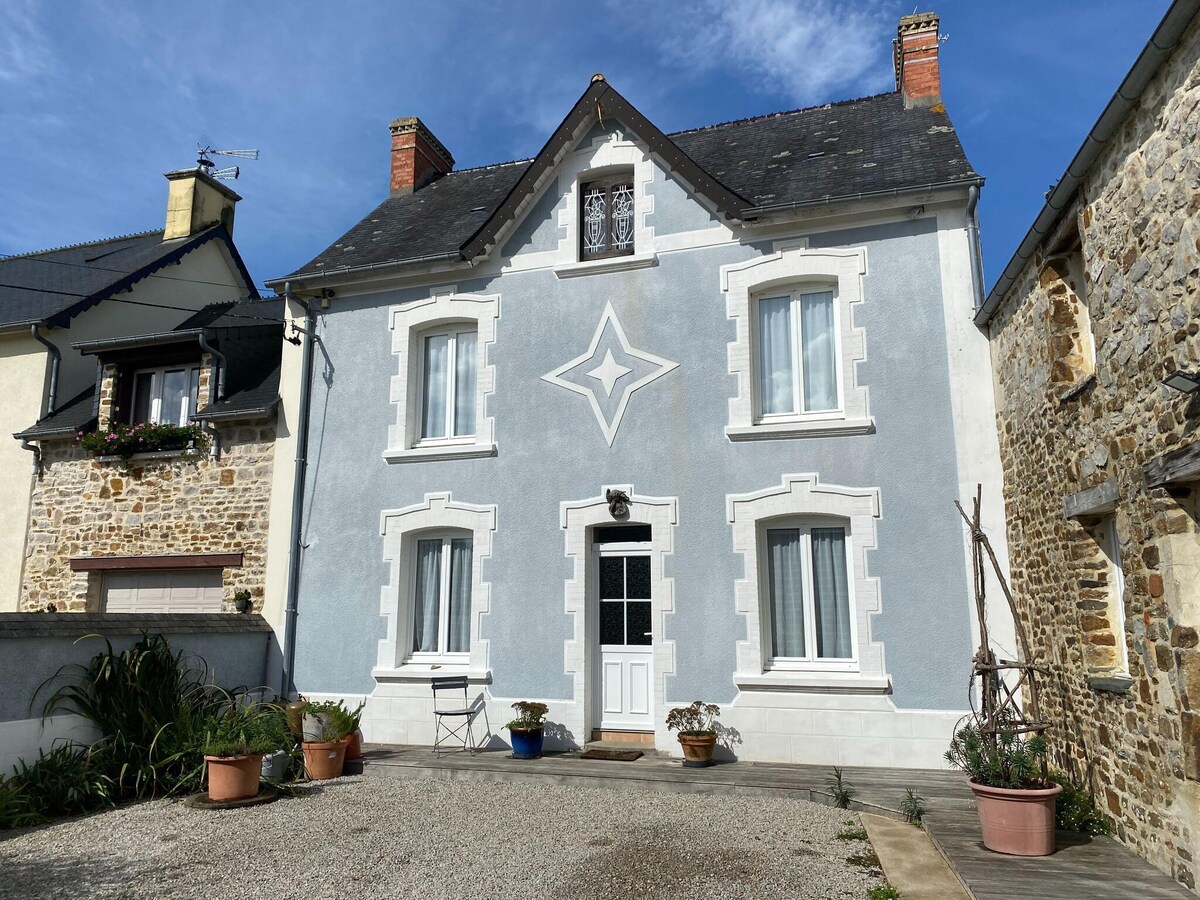 Charming holiday home with garden in the Cotentin.