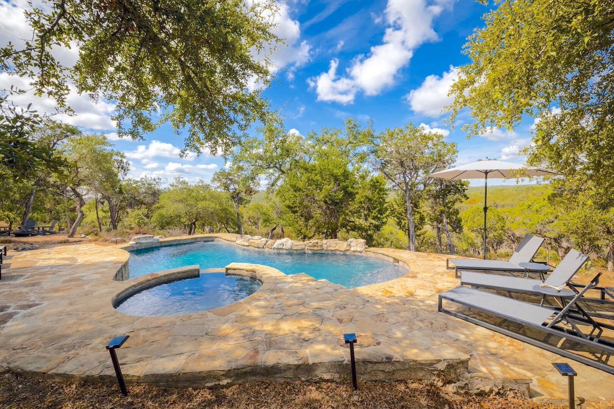 Lone Man Lodge - pool, hot tub, sleeps 14, views!