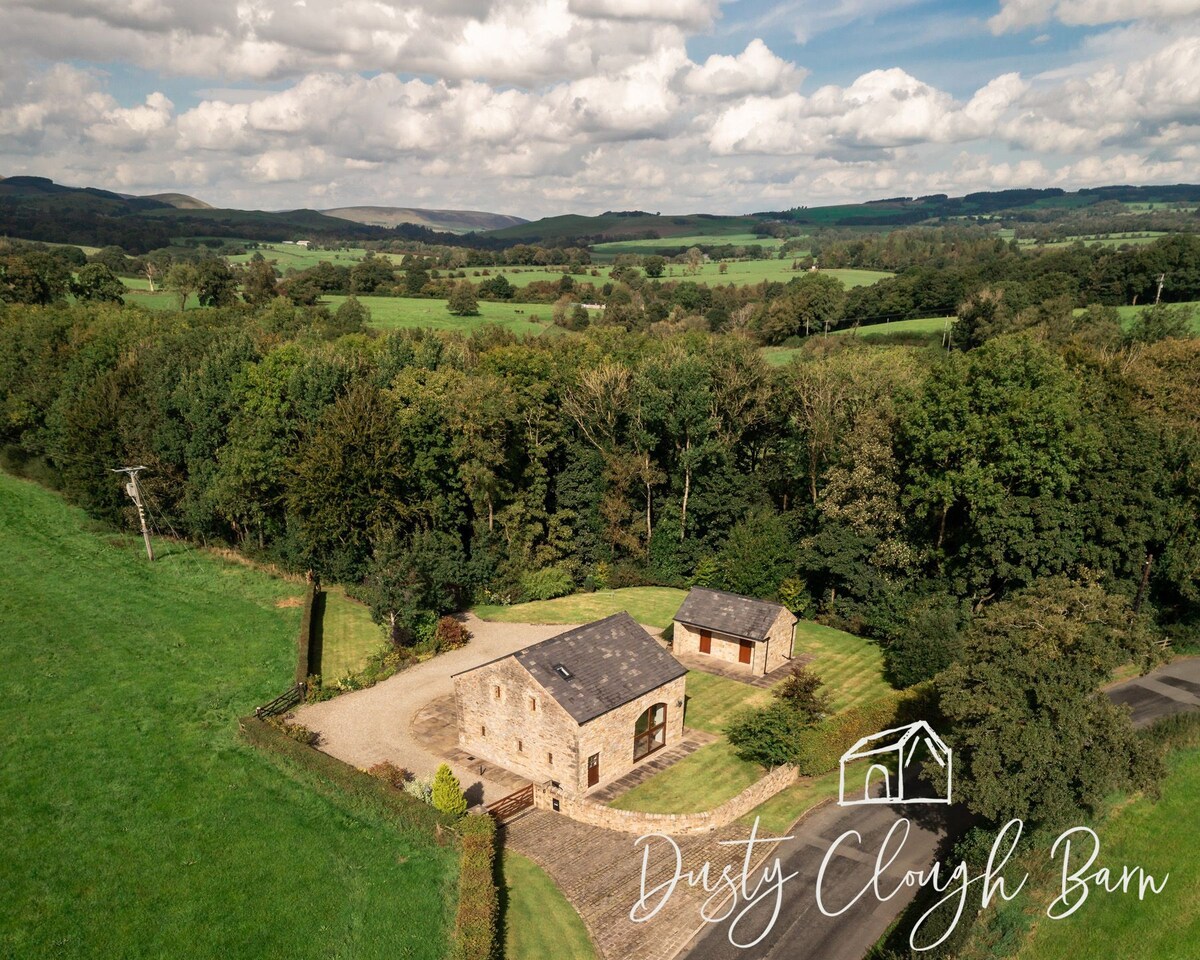 Dusty Clough Barn