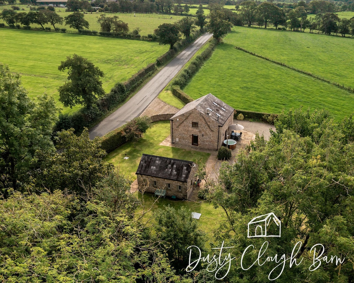 Dusty Clough Barn