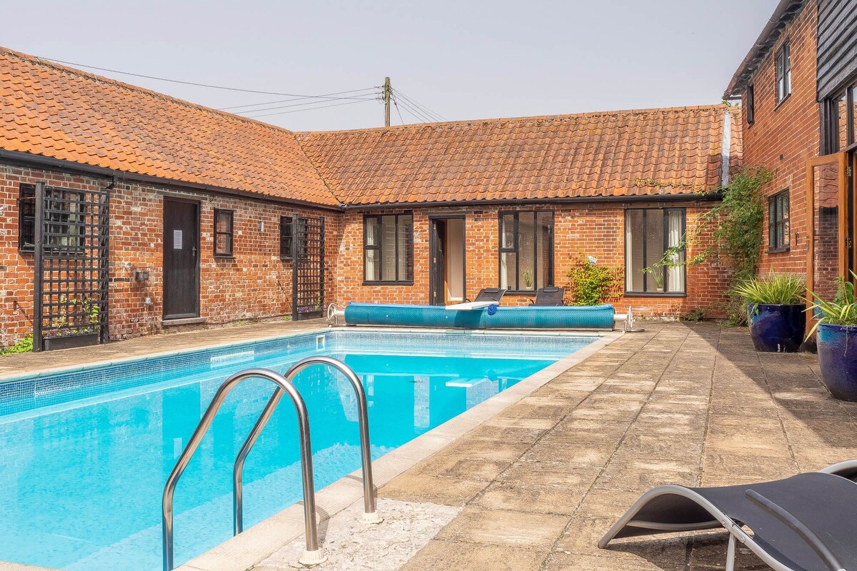 Stable Cottage -Rural Suffolk gem with shared pool