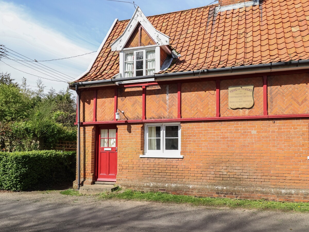 2 The Almshouses