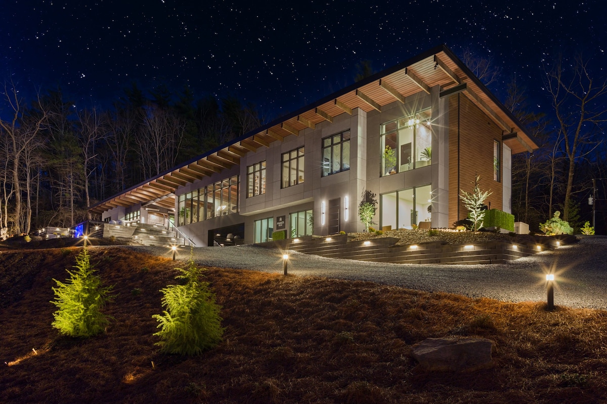 Pinhoti Peak - Modern Mountain Cabin