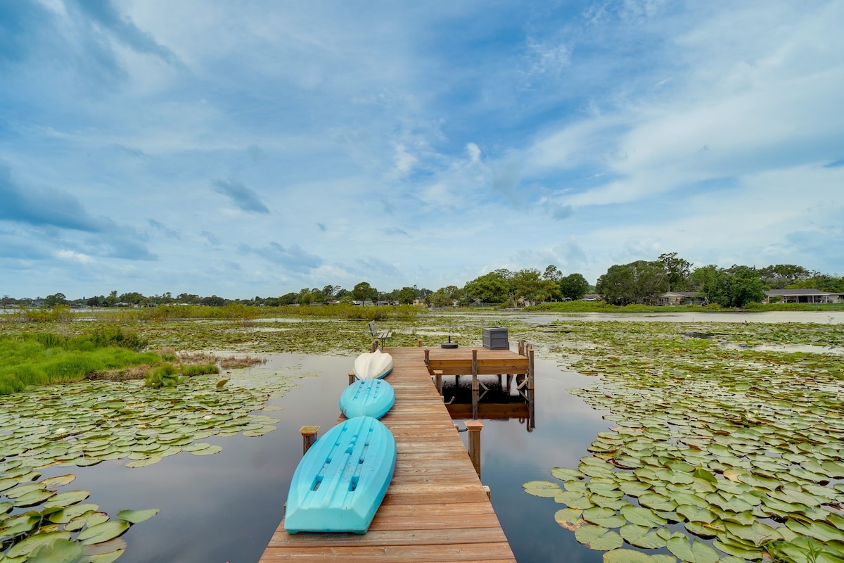 Lakefront Deltona Vacation Rental w/ Dock & Kayaks