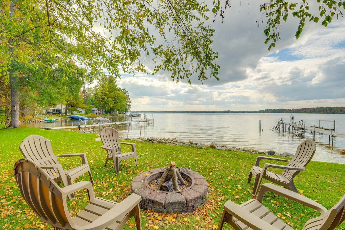 Kalkaska Retreat: Private Hot Tub, Dock, Fireplace