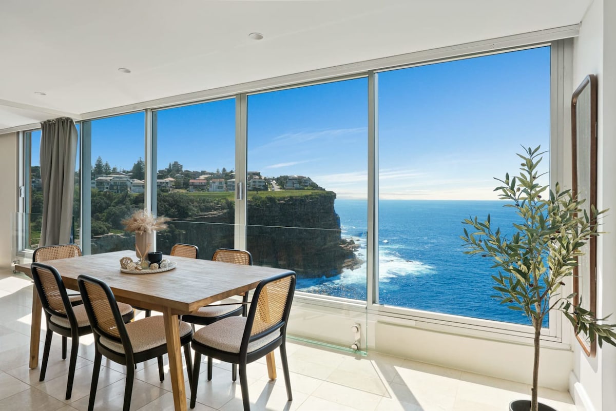 Clifftop Oasis with Breathtaking Views