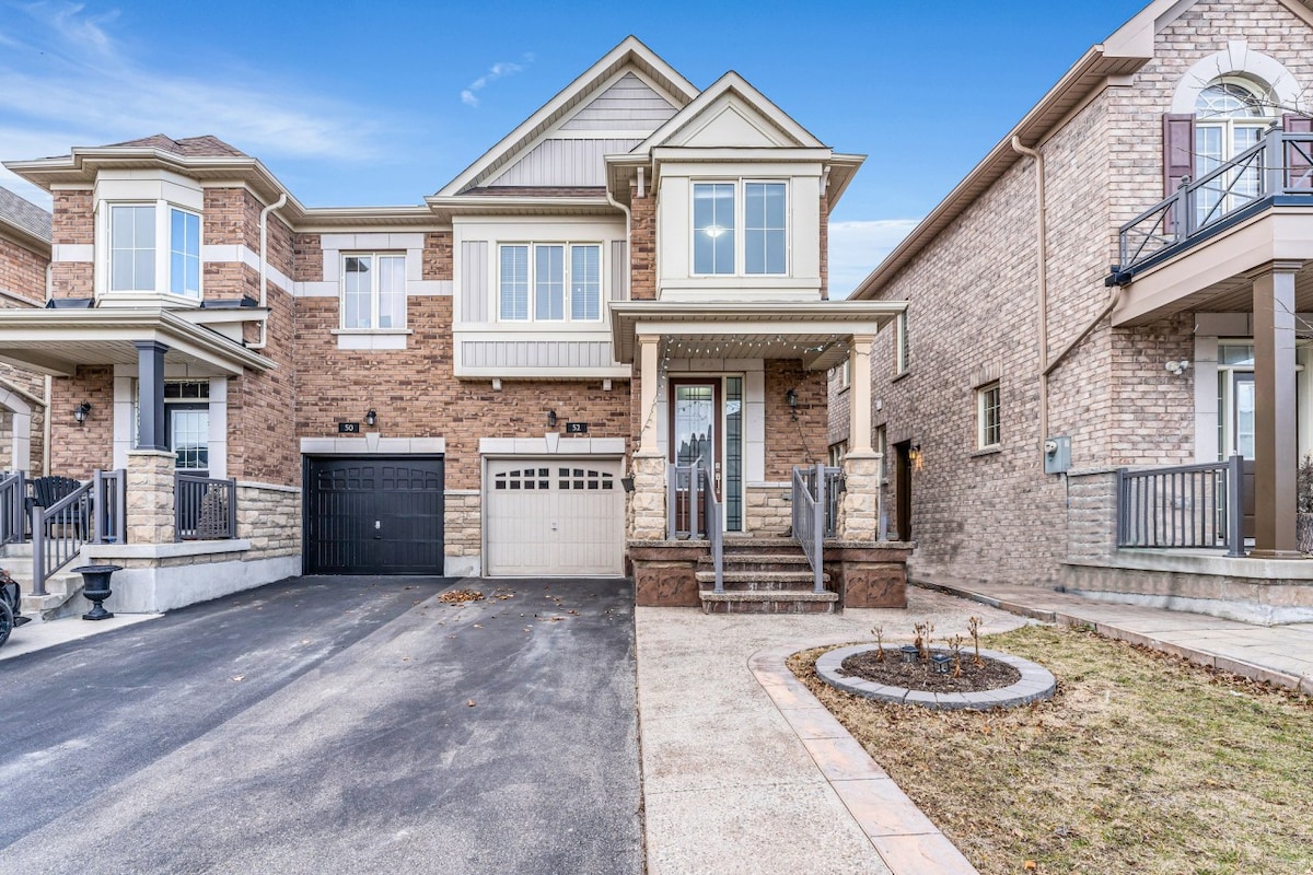 Charming Home with YYZ Toronto Nearby | Gas Stove