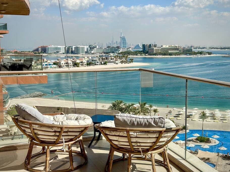 Luxury 1BR Suite with Direct Burj Al Arab View